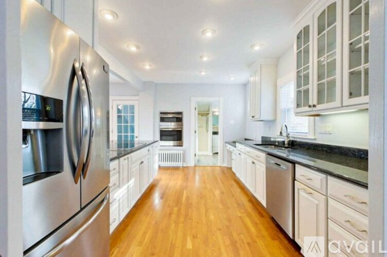 62 Roseneath Ave 3 Beds Single Family Home for Rent - Photo gallery 3