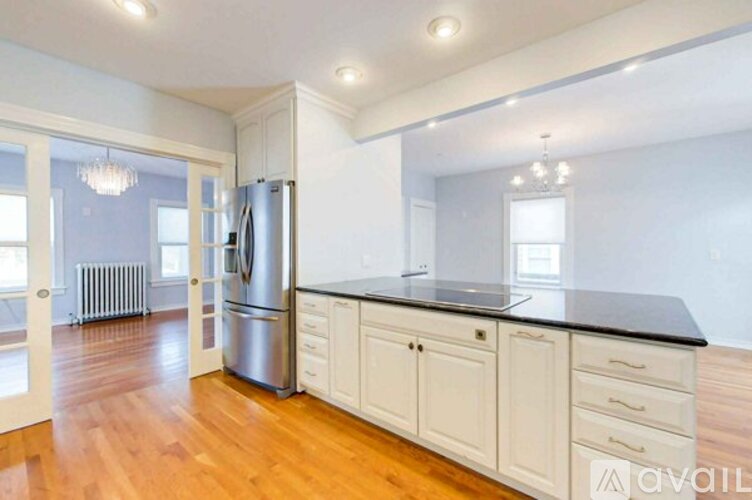 62 Roseneath Ave 3 Beds Single Family Home for Rent - Photo gallery 4