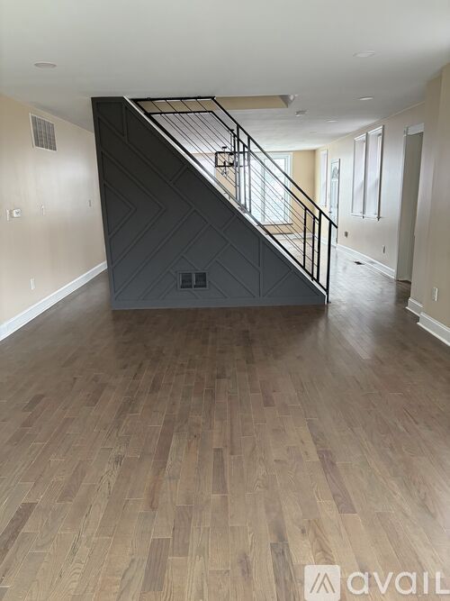1931 71st Ave 3 Beds Single Family Home for Rent - Photo gallery 4