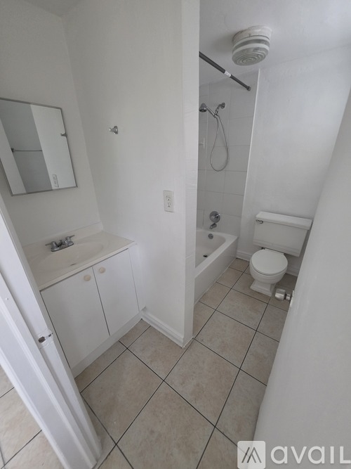 840 NW 10th St 1 Apartment for Rent - Photo gallery 3