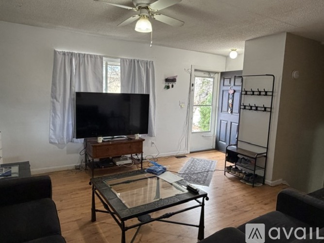 2236 Fernwood Dr 3 Beds Single Family Home for Rent - Photo gallery 5
