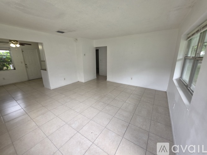 22 SW 10th St 2 Beds Apartment for Rent - Photo gallery 5