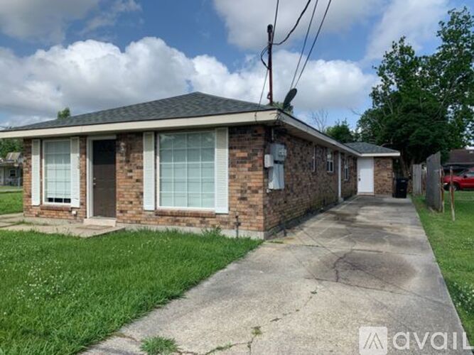 512 Chalmette Ave 2 Beds Apartment for Rent - Photo gallery 1