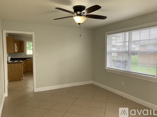 512 Chalmette Ave 2 Beds Apartment for Rent - Photo gallery 4