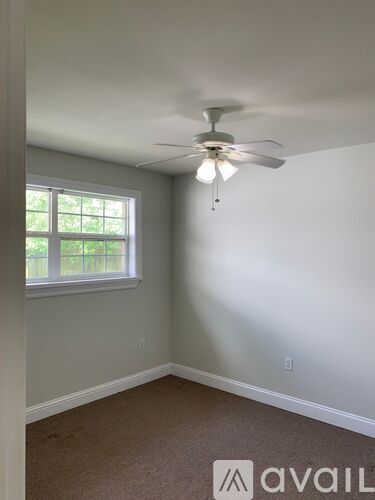 512 Chalmette Ave 2 Beds Apartment for Rent - Photo gallery 5