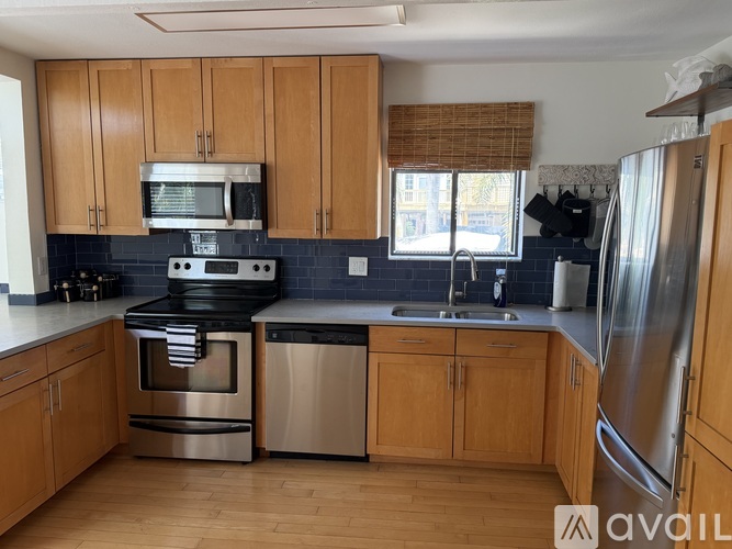 51 84th Avenue 3 Beds Single Family Home for Rent - Photo gallery 3