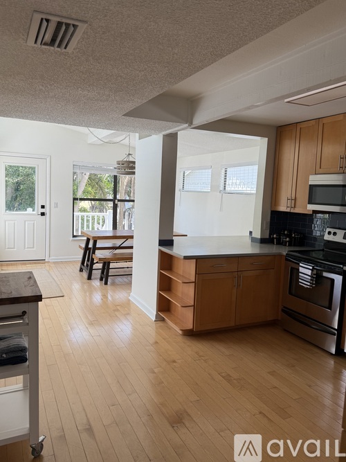 51 84th Avenue 3 Beds Single Family Home for Rent - Photo gallery 4