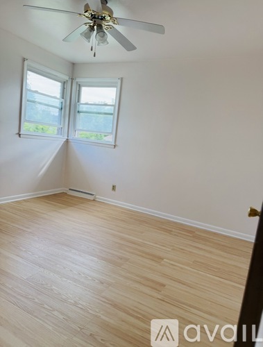 19 Pleasantview Avenue 3 Beds Single Family Home for Rent - Photo gallery 3