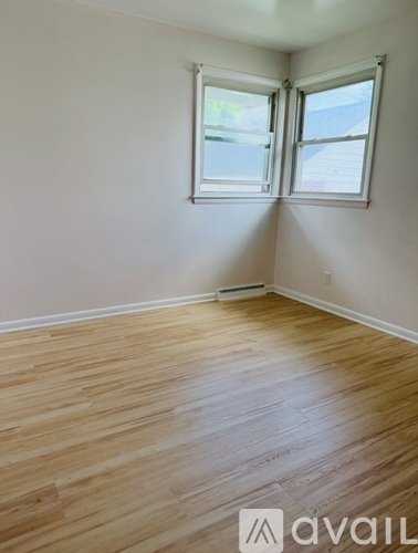 19 Pleasantview Avenue 3 Beds Single Family Home for Rent - Photo gallery 5