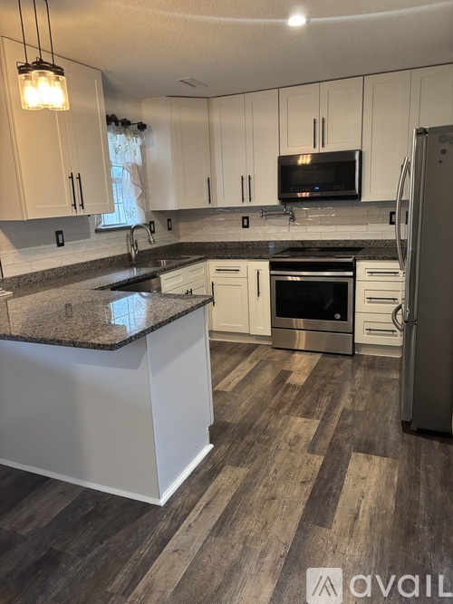 1107 Joseph Thomas Drive Southwest 3 Beds Single Family Home for Rent - Photo gallery 3
