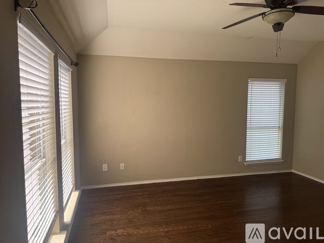 13645 Valley Mills Drive 3 Beds Apartment for Rent - Photo gallery 3
