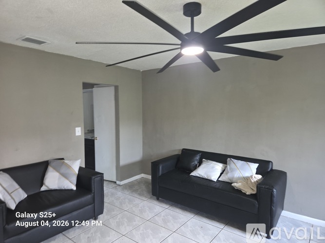 2236 Madison Street 1 Apartment for Rent - Photo gallery 1