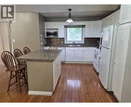 590 MONTCALM AVENUE 3 Beds House for Rent - Photo gallery 5