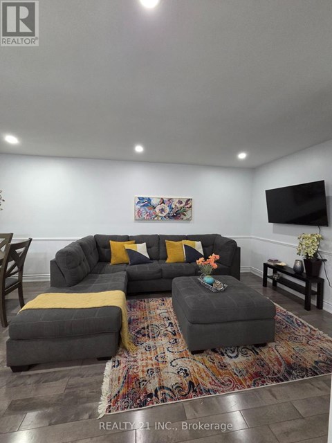 UPPER - 32 LIONHEAD TRAIL 3 Beds Apartment for Rent