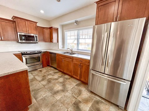 3 - 45450 Shawnigan Cres 3 Beds Apartment for Rent