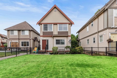 3 - 45450 Shawnigan Cres 3 Beds Apartment for Rent