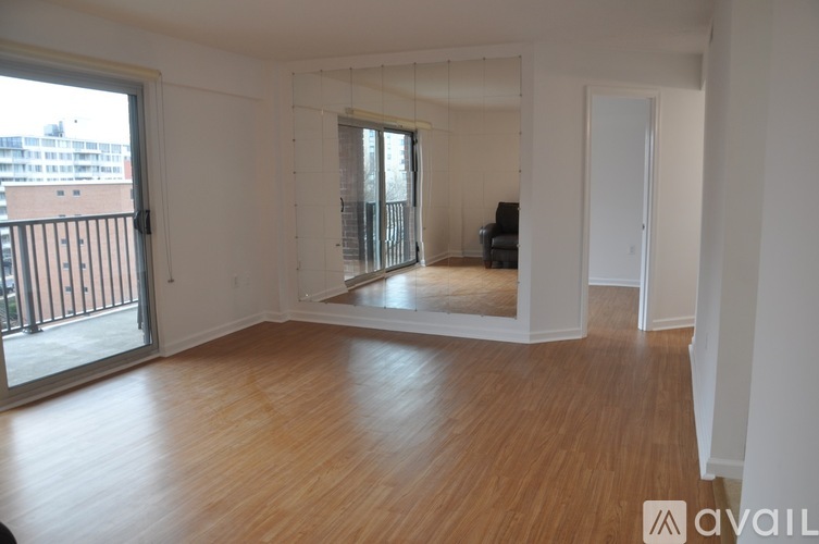 1300 Army Navy Drive 1 Apartment for Rent - Photo gallery 1
