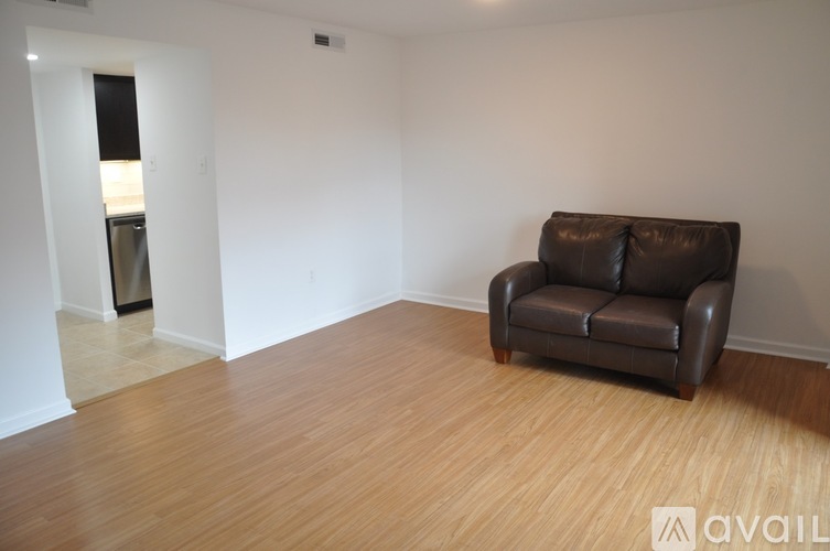 1300 Army Navy Drive 1 Apartment for Rent - Photo gallery 2