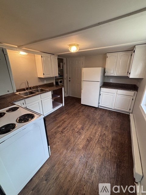112 East Brown Street 2 Beds Apartment for Rent