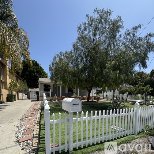 5438 Sylvia Avenue 1 Single Family Home for Rent - Photo gallery 2