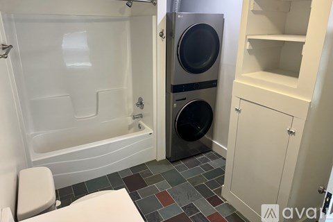 901 1/2 E Wilson St 1 Apartment for Rent