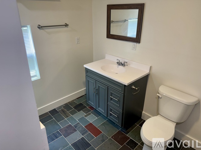 901 1/2 E Wilson St 1 Single Family Home for Rent - Photo gallery 2