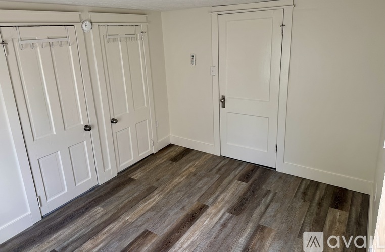 901 1/2 E Wilson St 1 Single Family Home for Rent - Photo gallery 5