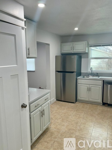 901 East Wilson Street 2 Beds Single Family Home for Rent - Photo gallery 1