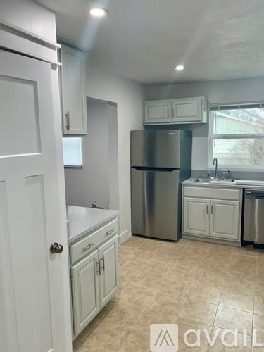 901 East Wilson Street 2 Beds Apartment for Rent