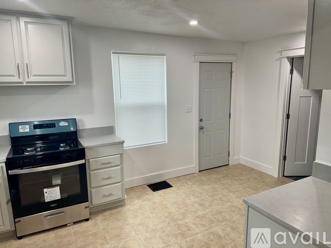 901 East Wilson Street 2 Beds Single Family Home for Rent - Photo gallery 2