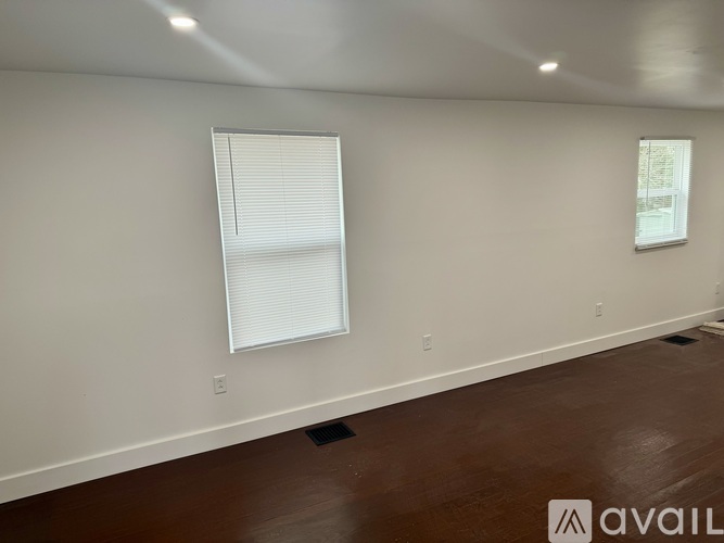 901 East Wilson Street 2 Beds Single Family Home for Rent - Photo gallery 3