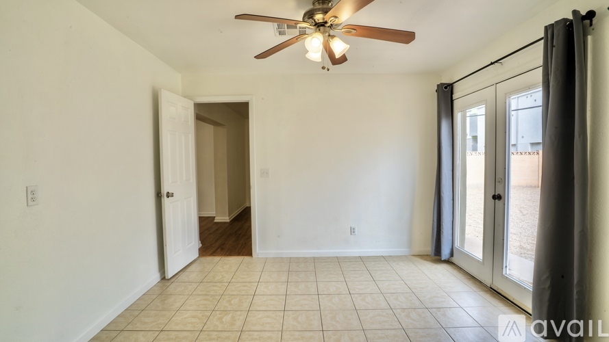 1136 W 9th St 4 Beds Single Family Home for Rent - Photo gallery 4