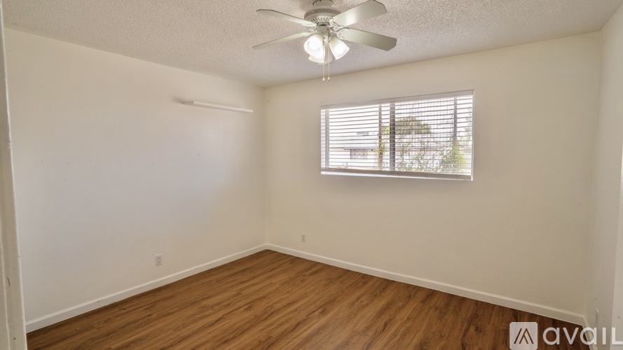 1136 W 9th St 4 Beds Single Family Home for Rent - Photo gallery 5