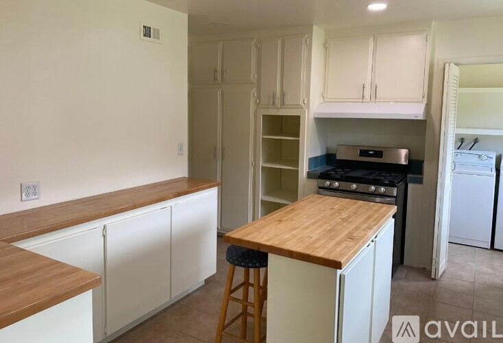 4911 Diane Pl 3 Beds Single Family Home for Rent - Photo gallery 4