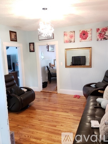 420 Hyde Park Avenue 4 Beds Single Family Home for Rent - Photo gallery 4