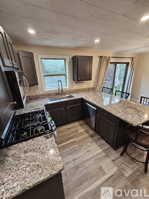 612 4th Street North 2 Beds Single Family Home for Rent - Photo gallery 4