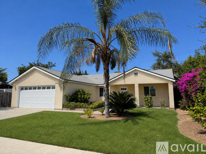 2741 East Dakota Avenue 4 Beds Single Family Home for Rent - Photo gallery 1