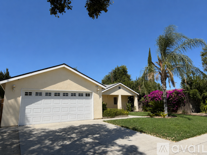 2741 East Dakota Avenue 4 Beds Single Family Home for Rent - Photo gallery 2