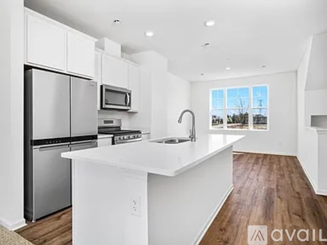 2032 Yellowstone Boulevard 2 Beds Townhouse for Rent - Photo gallery 2
