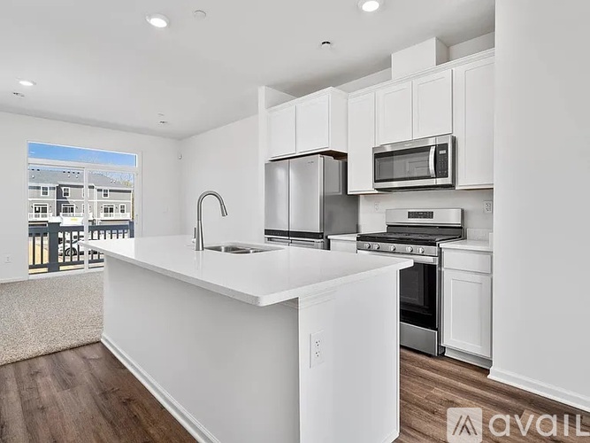 2032 Yellowstone Boulevard 2 Beds Townhouse for Rent - Photo gallery 3