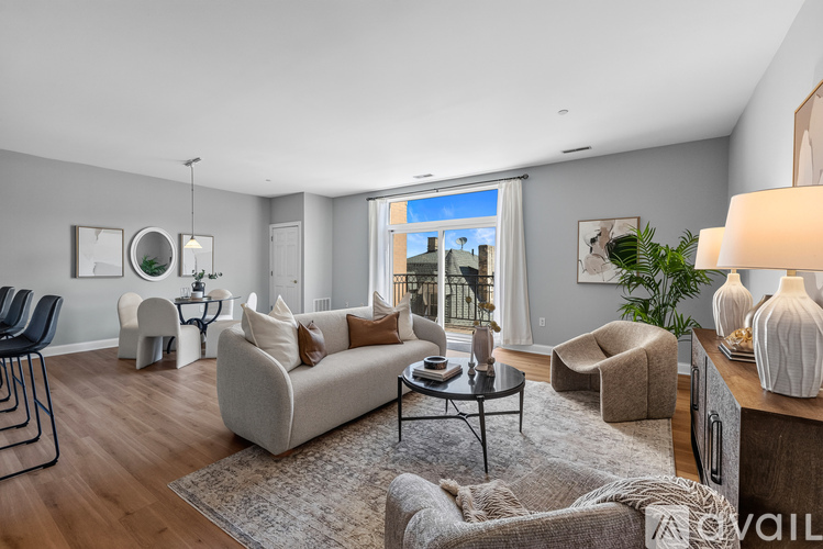 1920 North Farwell Avenue 2 Beds Condo for Rent - Photo gallery 3