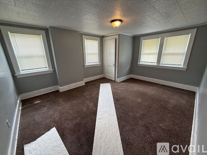 745 Noble Ave 3 Beds Single Family Home for Rent - Photo gallery 4