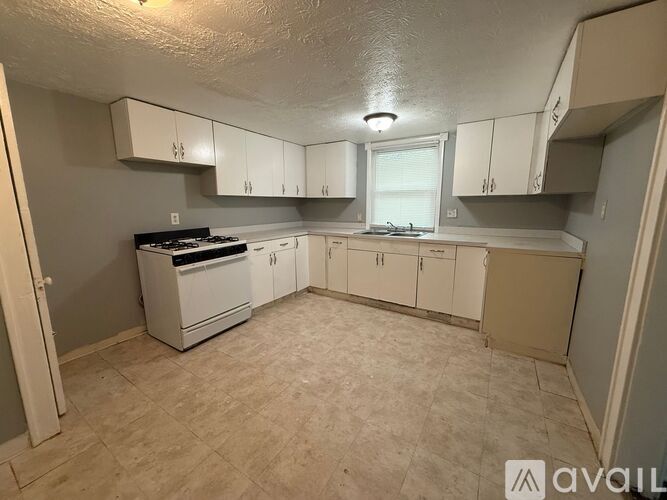 745 Noble Ave 3 Beds Single Family Home for Rent - Photo gallery 5