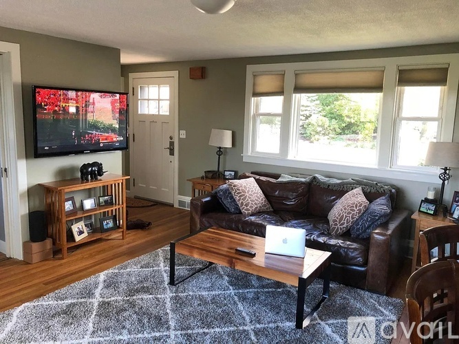 90 River Road 2 Beds Single Family Home for Rent - Photo gallery 3