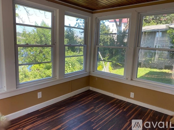 90 River Road 2 Beds Single Family Home for Rent - Photo gallery 5