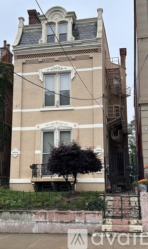 936 Findlay Street 2 Beds Apartment for Rent