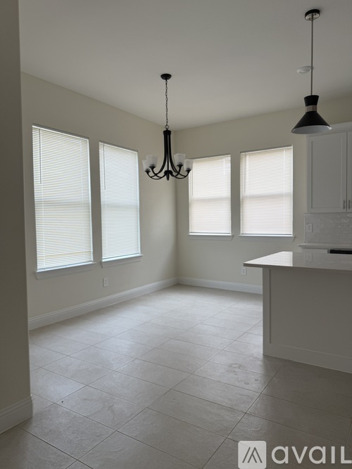 917 East Tucker Street 3 Beds Single Family Home for Rent - Photo gallery 2