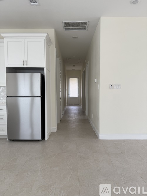 917 East Tucker Street 3 Beds Single Family Home for Rent - Photo gallery 3