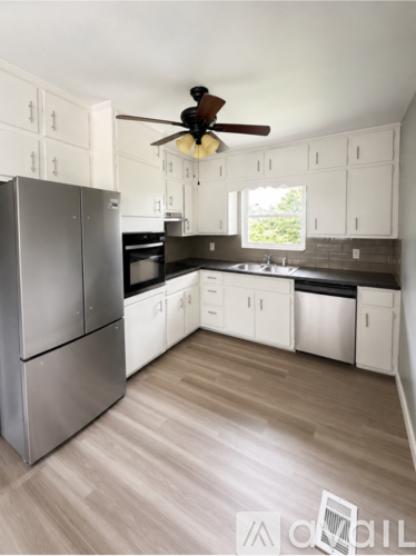 1143 Oakley Drive 3 Beds Single Family Home for Rent - Photo gallery 5