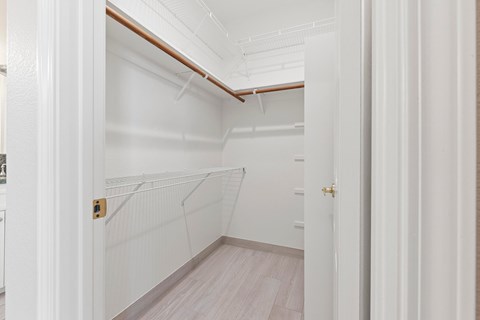 560 Diana Ave 4 Beds Apartment for Rent